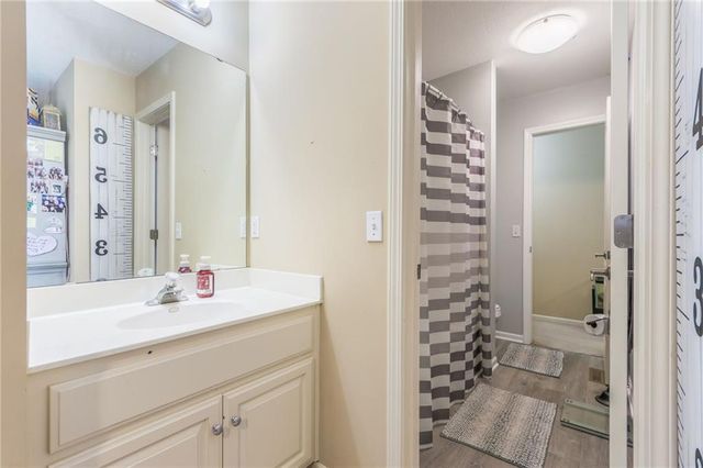 8718 Ridgeway Court, Kansas City, MO 64138