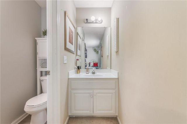 8718 Ridgeway Court, Kansas City, MO 64138