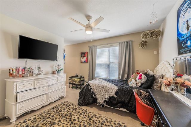 8718 Ridgeway Court, Kansas City, MO 64138