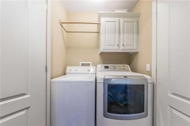 8718 Ridgeway Court, Kansas City, MO 64138