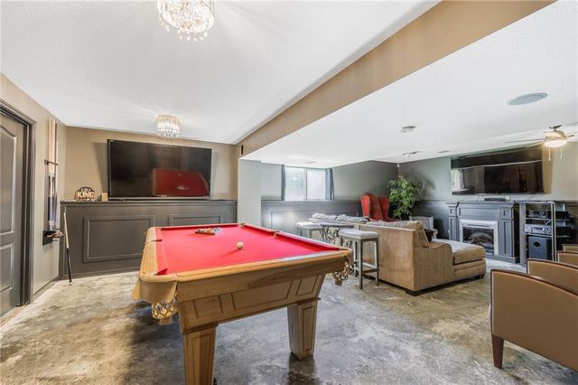 8718 Ridgeway Court, Kansas City, MO 64138