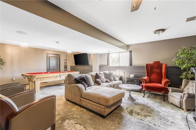 8718 Ridgeway Court, Kansas City, MO 64138