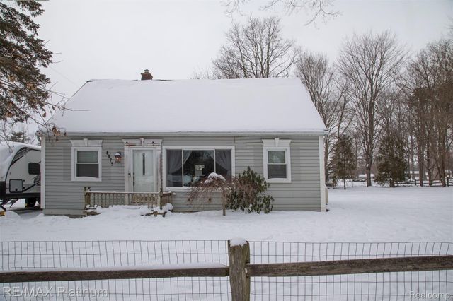 4975 Comstock Street, Commerce Charter Township, MI 48382