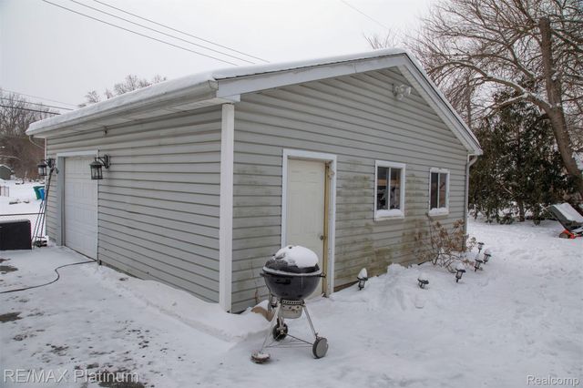 4975 Comstock Street, Commerce Charter Township, MI 48382