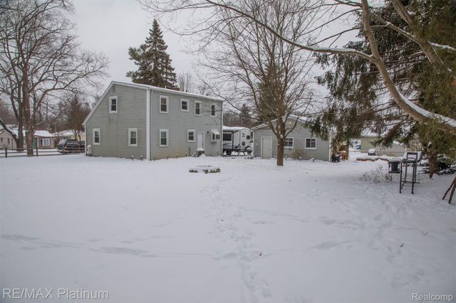 4975 Comstock Street, Commerce Charter Township, MI 48382