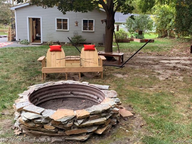 4975 Comstock Street, Commerce Charter Township, MI 48382