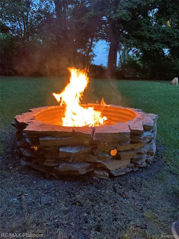 4975 Comstock Street, Commerce Charter Township, MI 48382