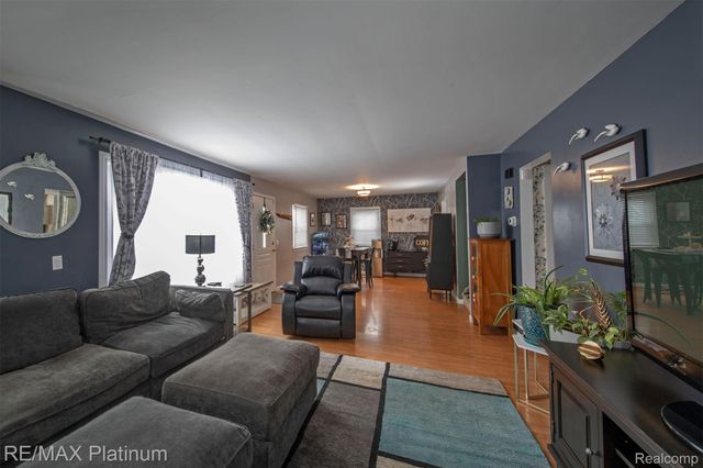 4975 Comstock Street, Commerce Charter Township, MI 48382