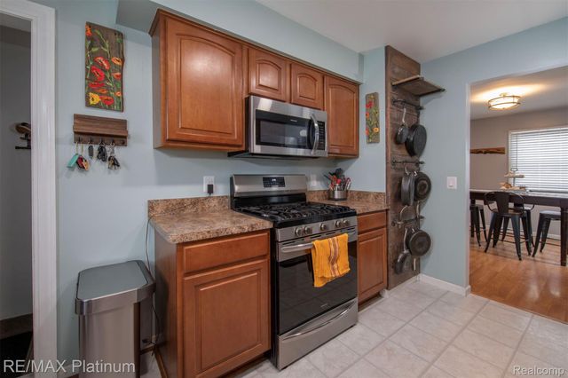 4975 Comstock Street, Commerce Charter Township, MI 48382