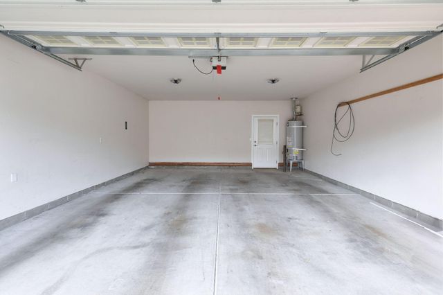 930 Schaefers Lane, Grants Pass, OR 97526