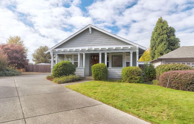 930 Schaefers Lane, Grants Pass, OR 97526