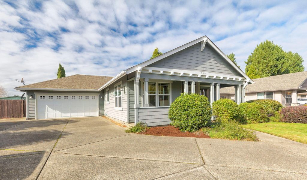 930 Schaefers Lane, Grants Pass, OR 97526