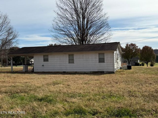 618 Dyer Rd, Madisonville, TN 37354