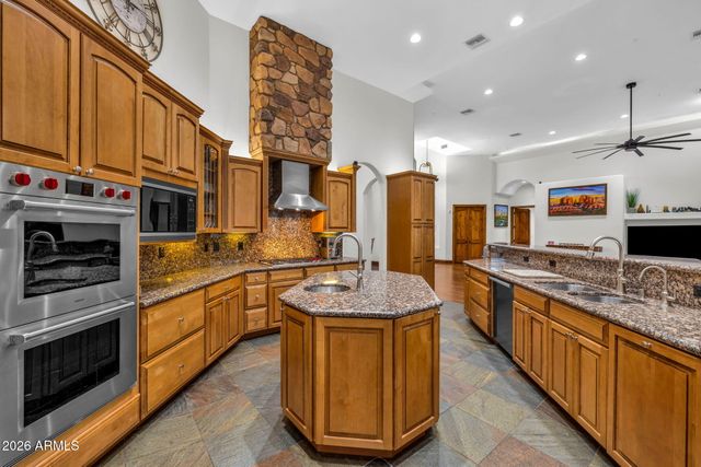 11488 E CHAMA Road, Scottsdale, AZ 85255