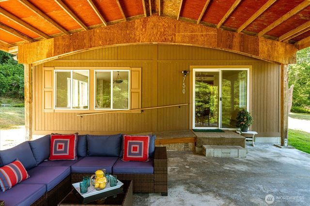 750 Race Road, Coupeville, WA 98239