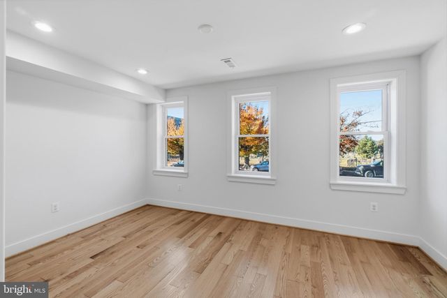 3921 ROLAND AVE, Baltimore, MD 21211