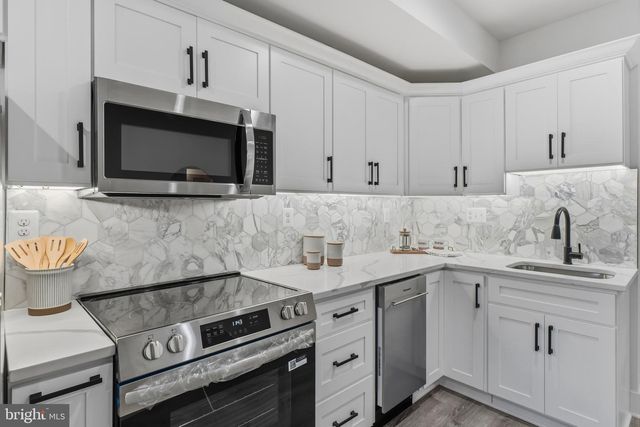 3921 ROLAND AVE, Baltimore, MD 21211