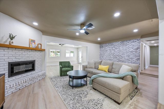 6875 11TH AVENUE N, St Petersburg, FL 33710