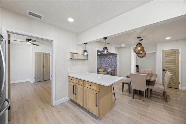 6875 11TH AVENUE N, St Petersburg, FL 33710