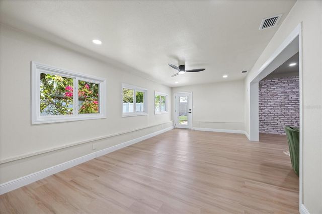 6875 11TH AVENUE N, St Petersburg, FL 33710