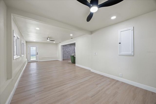 6875 11TH AVENUE N, St Petersburg, FL 33710