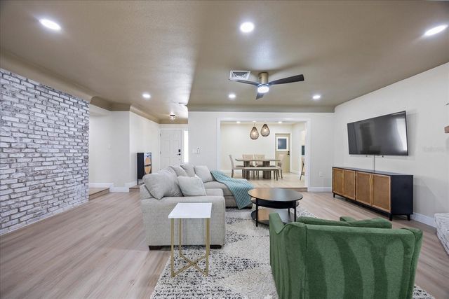 6875 11TH AVENUE N, St Petersburg, FL 33710