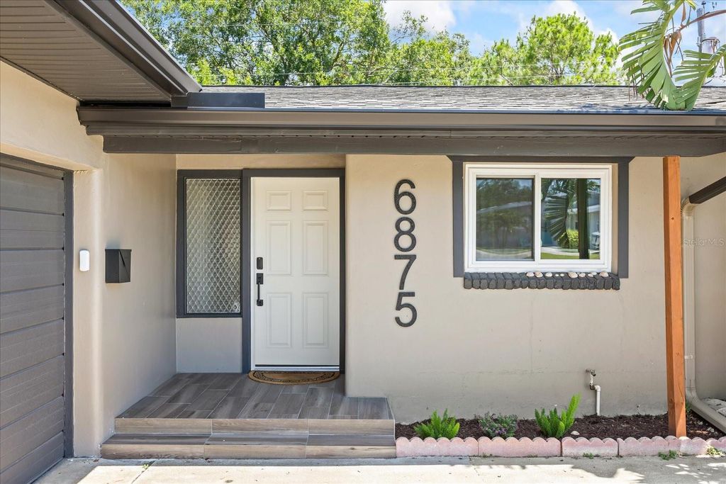 6875 11TH AVENUE N, St Petersburg, FL 33710