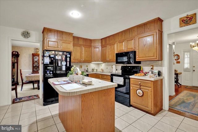 2019 LINCOLN CT, Wyomissing, PA 19610