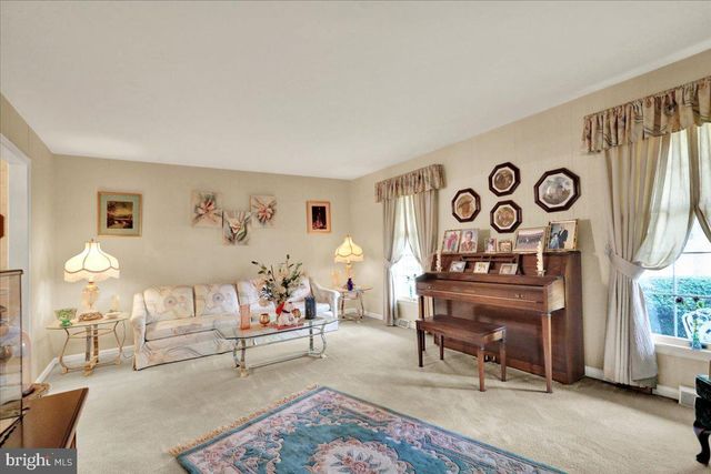 2019 LINCOLN CT, Wyomissing, PA 19610