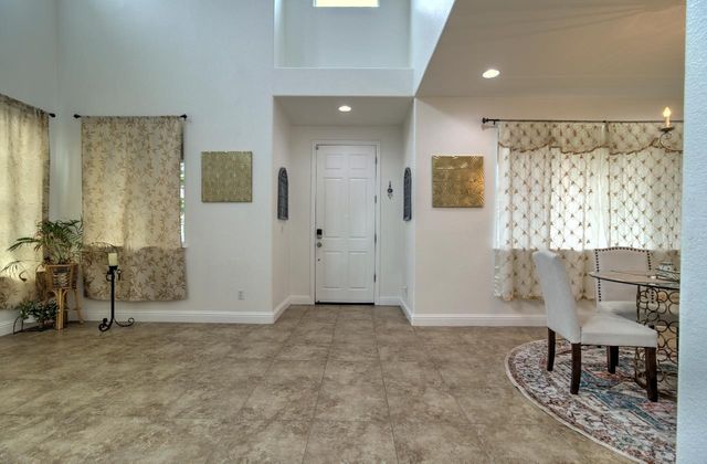 523 Danbury Pl, Lathrop, CA 95330