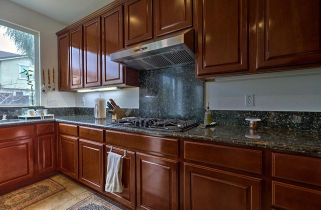 523 Danbury Pl, Lathrop, CA 95330