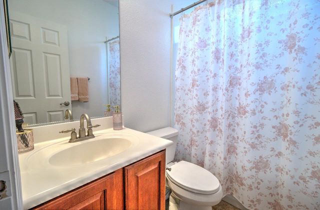 523 Danbury Pl, Lathrop, CA 95330