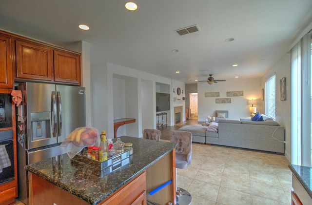 523 Danbury Pl, Lathrop, CA 95330