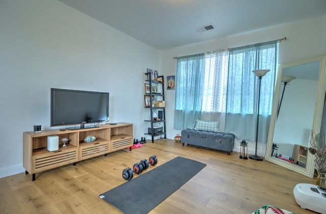 523 Danbury Pl, Lathrop, CA 95330