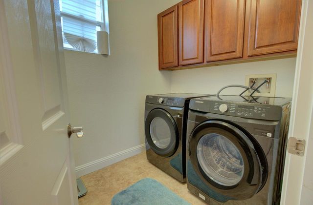 523 Danbury Pl, Lathrop, CA 95330