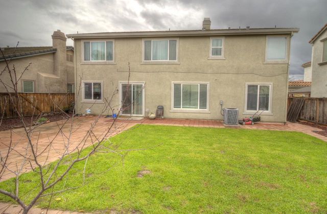 523 Danbury Pl, Lathrop, CA 95330