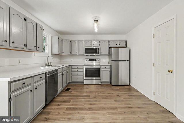 101 CHARTWOOD DR, Harrisburg, PA 17111