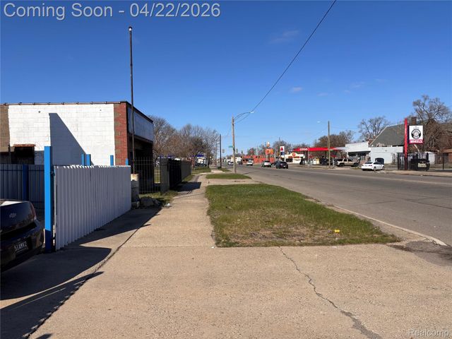 10717 Fenkell Street, Detroit, MI 48238