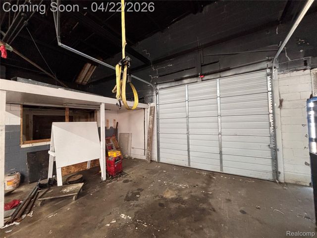 10717 Fenkell Street, Detroit, MI 48238