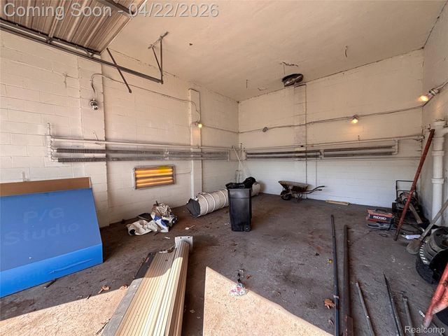 10717 Fenkell Street, Detroit, MI 48238