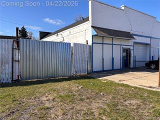 10717 Fenkell Street, Detroit, MI 48238
