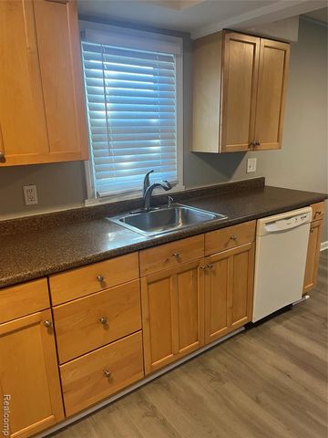 18450 Buckhannon Street, Roseville, MI 48066
