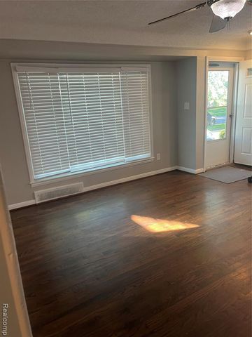 18450 Buckhannon Street, Roseville, MI 48066