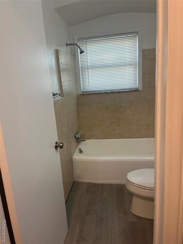 18450 Buckhannon Street, Roseville, MI 48066