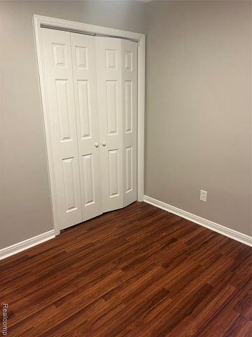 18450 Buckhannon Street, Roseville, MI 48066