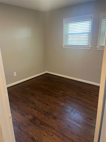 18450 Buckhannon Street, Roseville, MI 48066