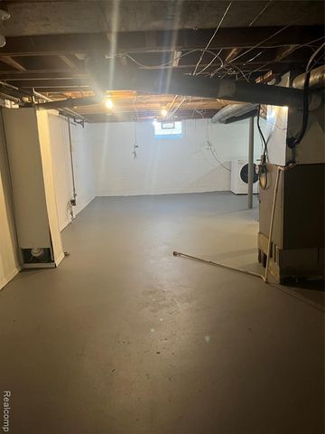 18450 Buckhannon Street, Roseville, MI 48066