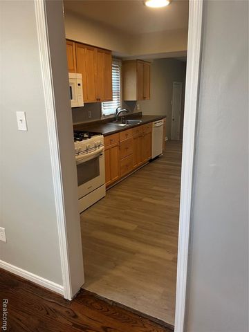 18450 Buckhannon Street, Roseville, MI 48066