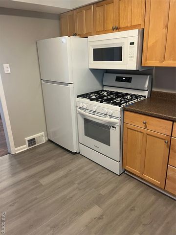 18450 Buckhannon Street, Roseville, MI 48066