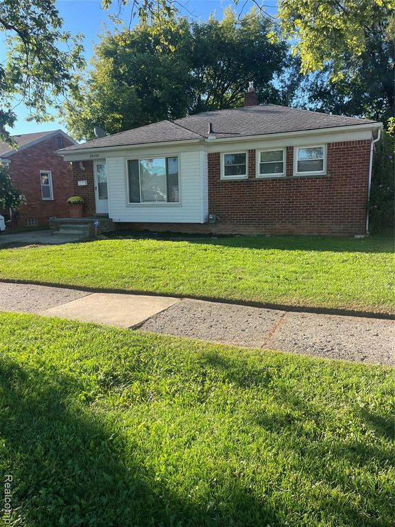 18450 Buckhannon Street, Roseville, MI 48066